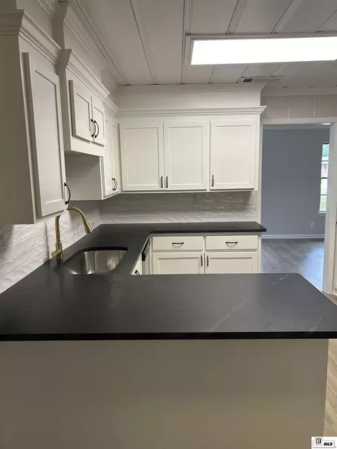 Kitchen - 2014 Frances Pl, Monroe, LA 71201 photo 1 of 3