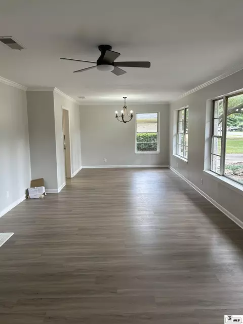Living - 2014 Frances Pl, Monroe, LA 71201 photo 1 of 2