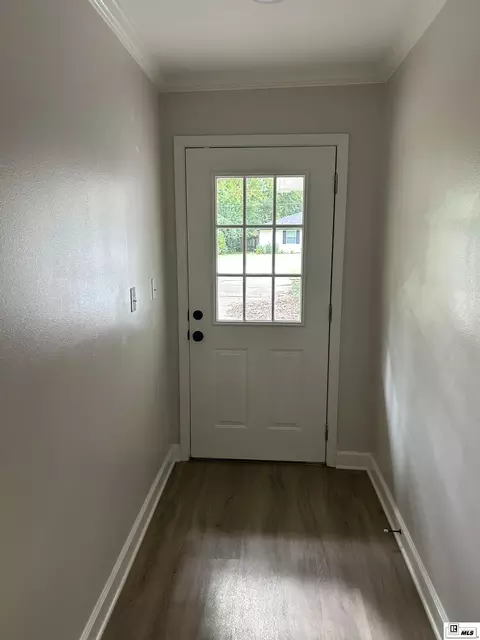 Entry Way - 2014 Frances Pl, Monroe, LA 71201 photo 2 of 2