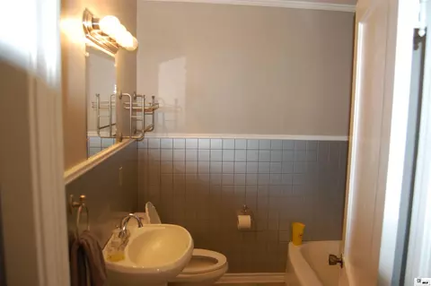 Bath - 312 Dewing St, Bastrop, LA 71220 photo 3 of 3