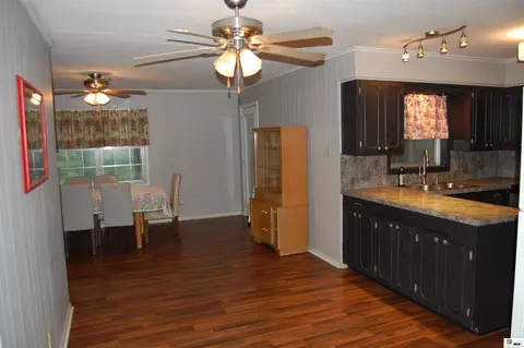 Dining - 312 Dewing St, Bastrop, LA 71220 photo 2 of 2