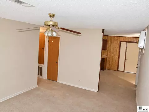Living - 212 Eisenhower Dr, Monroe, LA 71203 photo 3 of 4