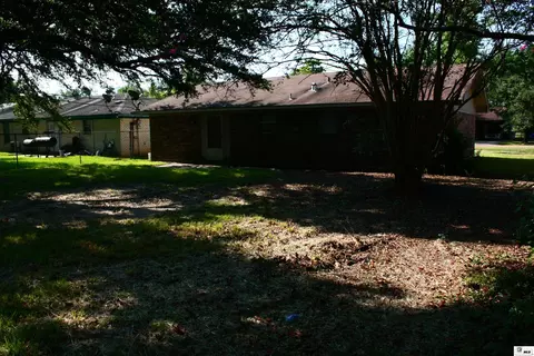 Exterior - 212 Eisenhower Dr, Monroe, LA 71203 photo 4 of 6