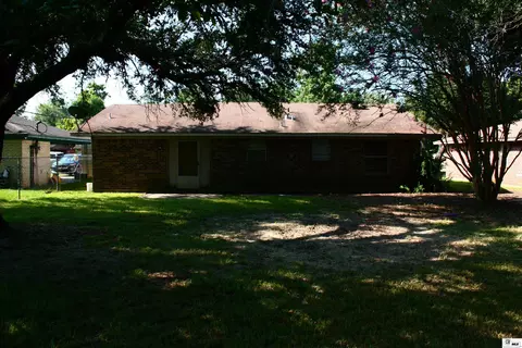 Exterior - 212 Eisenhower Dr, Monroe, LA 71203 photo 2 of 6