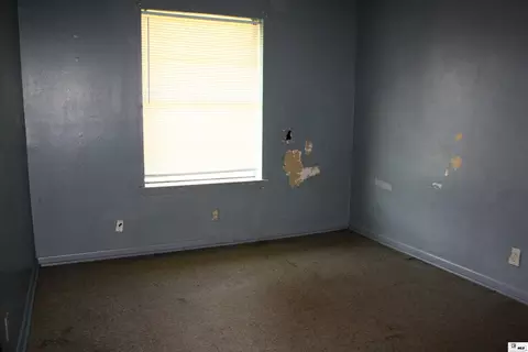 Bedroom - 212 Eisenhower Dr, Monroe, LA 71203 photo 6 of 7