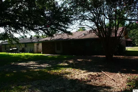 Exterior - 212 Eisenhower Dr, Monroe, LA 71203 photo 3 of 6