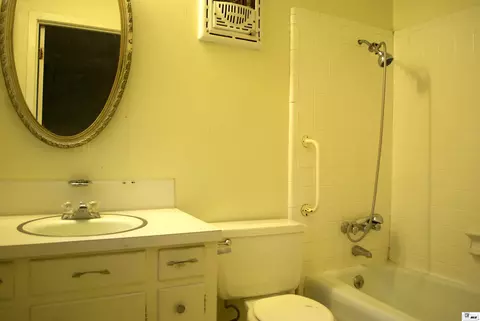 Bath - 1602 Bruin St, Ruston, LA 71270 photo 1 of 3
