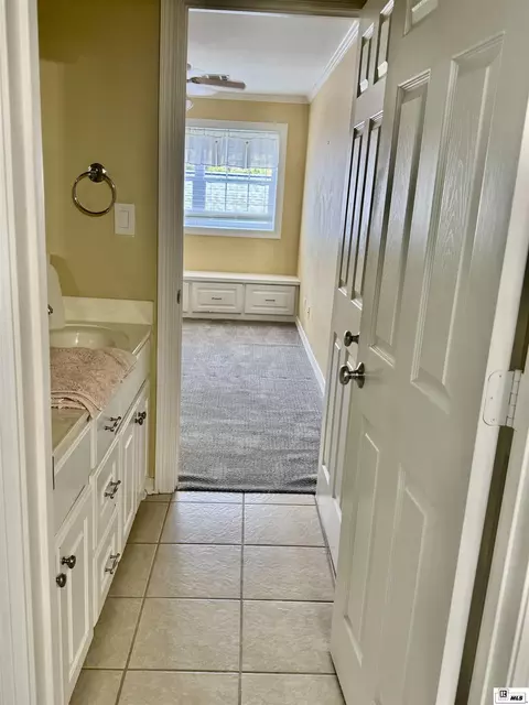 Bath - 2960 Deborah Dr, Monroe, LA 71201 photo 7 of 11