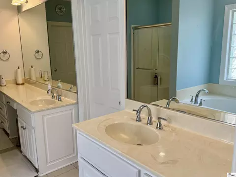 Bath - 2960 Deborah Dr, Monroe, LA 71201 photo 1 of 11