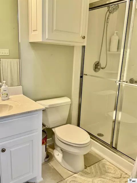 Bath - 2960 Deborah Dr, Monroe, LA 71201 photo 6 of 11