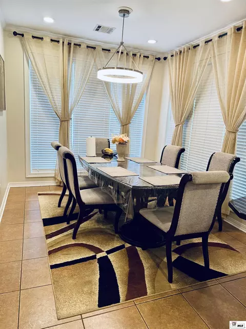 Dining - 2960 Deborah Dr, Monroe, LA 71201 photo 2 of 2