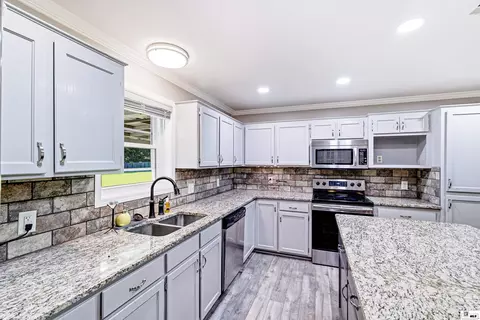 Kitchen - 244 Springhill Rd, Monroe, LA 71203 photo 4 of 5