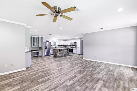Living - 244 Springhill Rd, Monroe, LA 71203 photo 4 of 5