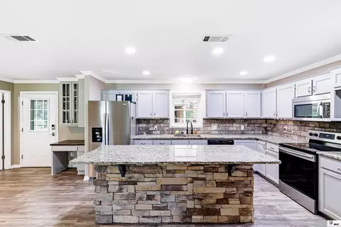 Kitchen - 244 Springhill Rd, Monroe, LA 71203 photo 2 of 5