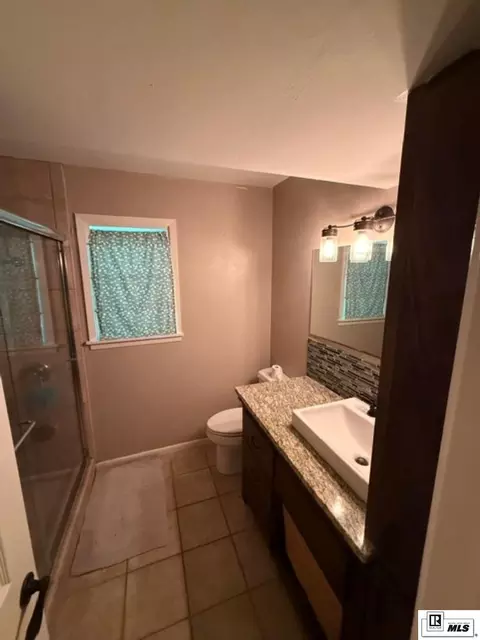 Bath - 634 Cheatwood Rd, Ruston, LA 71270 photo 4 of 5