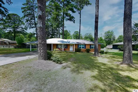 Exterior - 2102 Walnut Ave, Ruston, LA 71270 photo 2 of 8