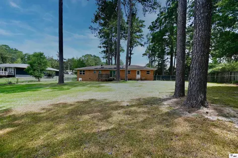 Exterior - 2102 Walnut Ave, Ruston, LA 71270 photo 7 of 8