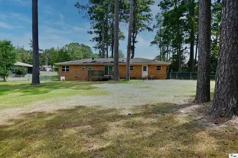 Exterior - 2102 Walnut Ave, Ruston, LA 71270 photo 8 of 8