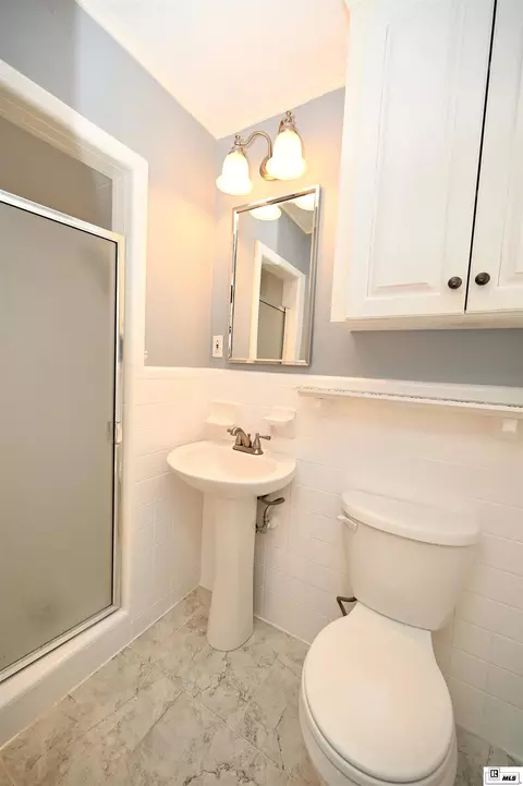 Bath - 2102 Walnut Ave, Ruston, LA 71270 photo 2 of 3