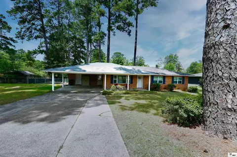 Exterior - 2102 Walnut Ave, Ruston, LA 71270 photo 1 of 8