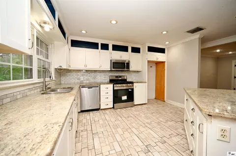 Kitchen - 105 N Pinecrest Dr, Ruston, LA 71270 photo 4 of 4