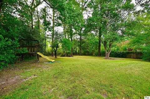 Exterior - 105 N Pinecrest Dr, Ruston, LA 71270 photo 7 of 10