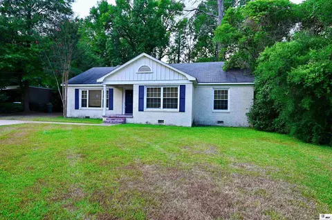 Exterior - 105 N Pinecrest Dr, Ruston, LA 71270 photo 4 of 10