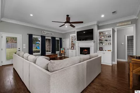 Living - 115 Winners Cir, Ruston, LA 71270 photo 1 of 1