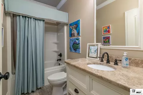 Bath - 420 Valley View Dr, Ruston, LA 71270 photo 4 of 5