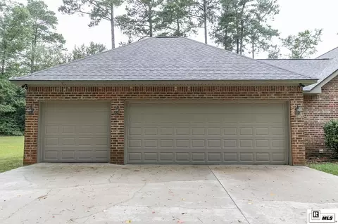Exterior - 420 Valley View Dr, Ruston, LA 71270 photo 8 of 12