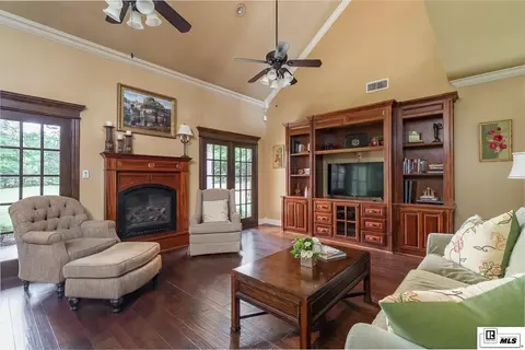 Living - 420 Valley View Dr, Ruston, LA 71270 photo 1 of 3