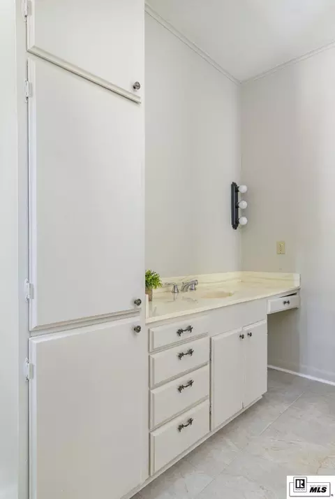 Bath - 705 University Blvd, Ruston, LA 71270 photo 7 of 7