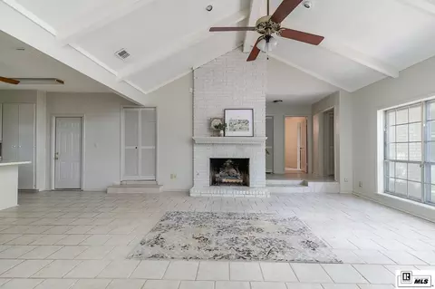 Living - 705 University Blvd, Ruston, LA 71270 photo 2 of 4