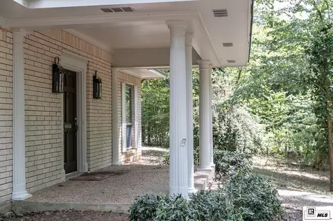 Exterior - 705 University Blvd, Ruston, LA 71270 photo 4 of 7