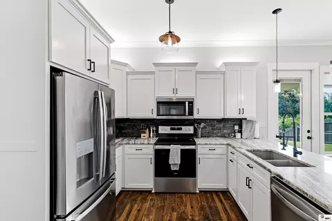 Kitchen - 501 Teal Loop, West Monroe, LA 71291 photo 2 of 4