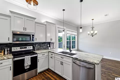 Kitchen - 501 Teal Loop, West Monroe, LA 71291 photo 3 of 4