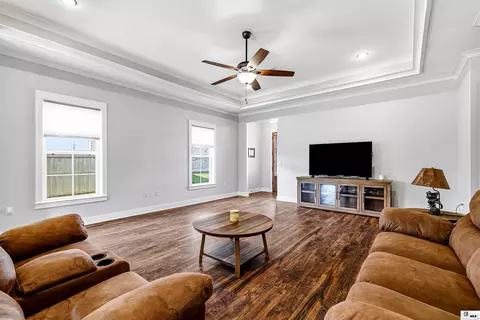 Living - 501 Teal Loop, West Monroe, LA 71291 photo 2 of 3