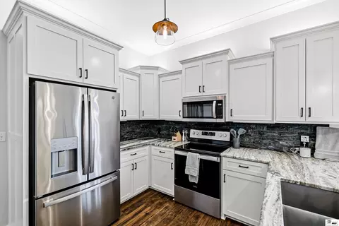 Kitchen - 501 Teal Loop, West Monroe, LA 71291 photo 4 of 4