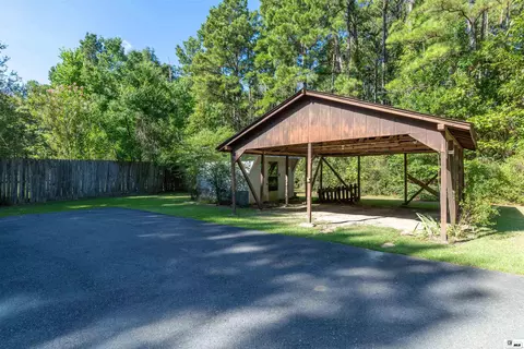 Exterior - 513 Hines St, Grayson, LA 71435 photo 3 of 7