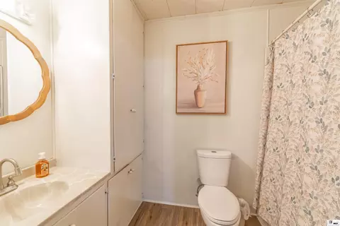 Bath - 513 Hines St, Grayson, LA 71435 photo 1 of 2