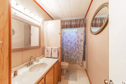 Bath - 513 Hines St, Grayson, LA 71435 photo 2 of 2