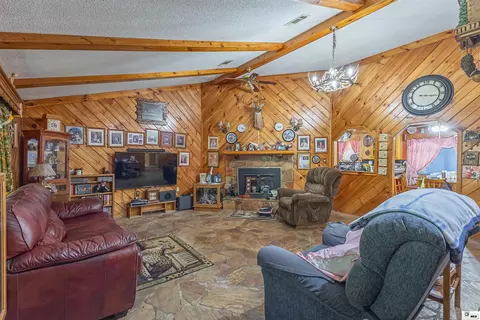 Living - 916 Billy Cy Rd, Grayson, LA 71435 photo 1 of 2