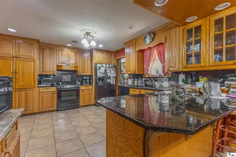 Kitchen - 916 Billy Cy Rd, Grayson, LA 71435 photo 2 of 3