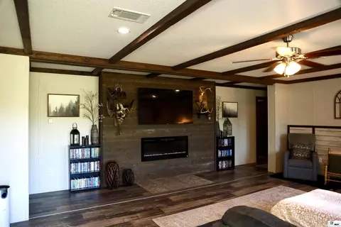 Living - 175 Mcmurray Ln, Gilbert, LA 71336 photo 2 of 3