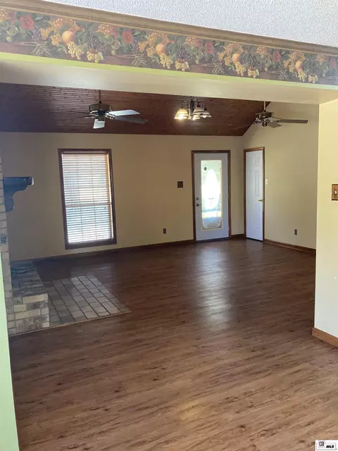 Living - 7213 Old Monroe Rd, Bastrop, LA 71220 photo 2 of 5