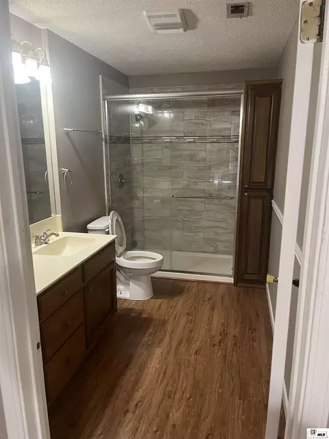 Bath - 7213 Old Monroe Rd, Bastrop, LA 71220 photo 1 of 2