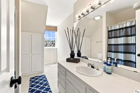 Bath - 3375 Deborah Dr, Monroe, LA 71201 photo 7 of 8