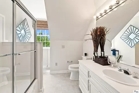 Bath - 3375 Deborah Dr, Monroe, LA 71201 photo 5 of 8