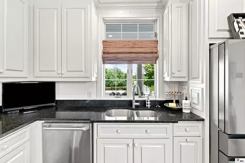 Kitchen - 3375 Deborah Dr, Monroe, LA 71201 photo 4 of 5
