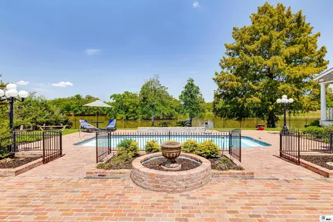 Exterior - 3375 Deborah Dr, Monroe, LA 71201 photo 8 of 10